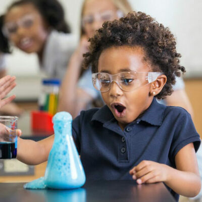 WelcomingSchools-Kids-ScienceLab-Share1200